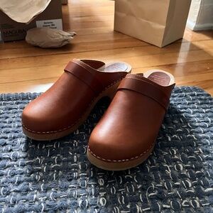 Brand new Maguba cognac leather mule clogs